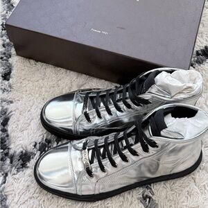 Gucci silver metallic Leather Sneaker unisex